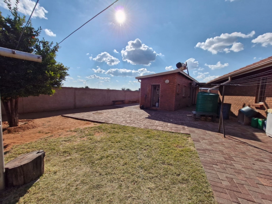 4 Bedroom Property for Sale in Kathu Northern Cape